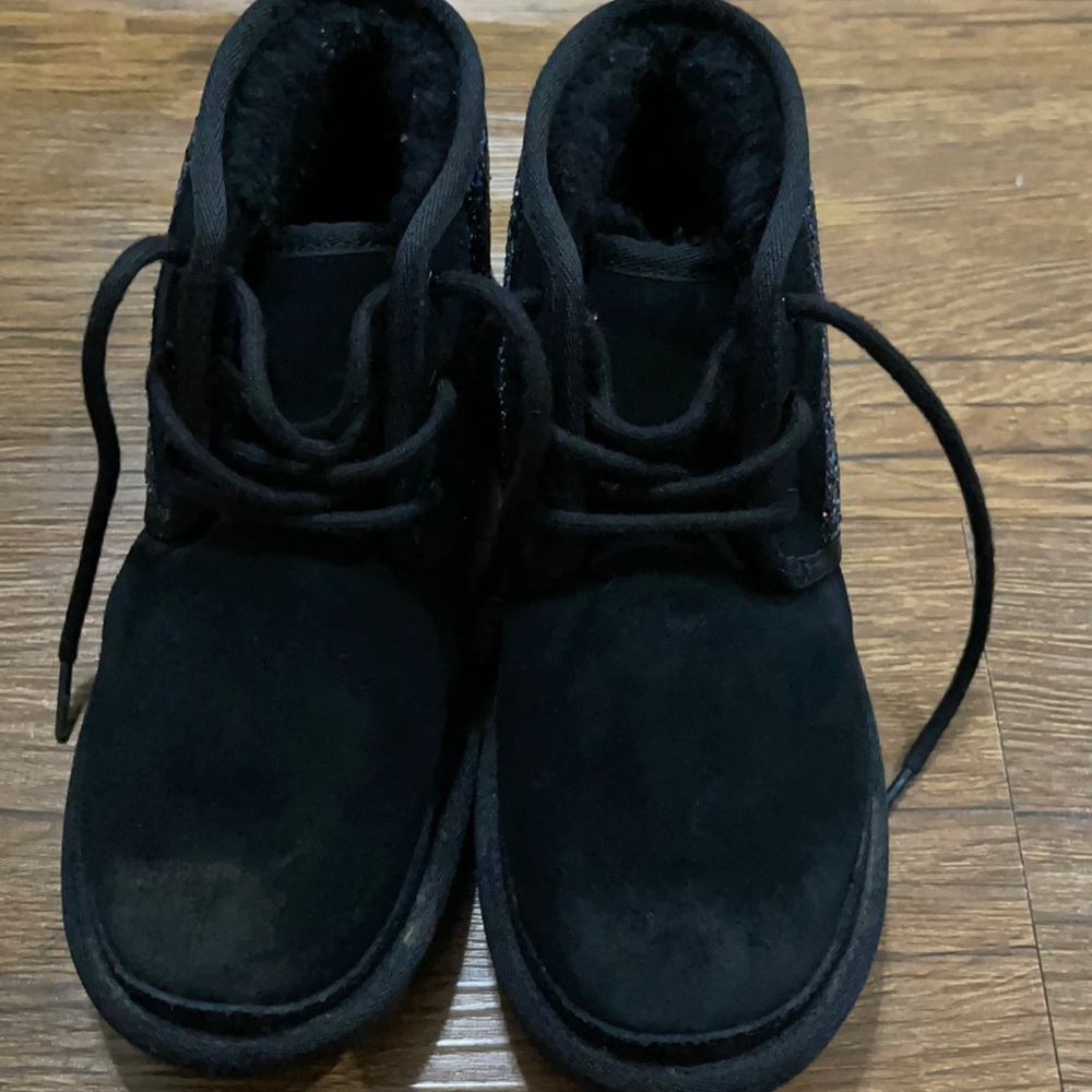 Black ugg boot